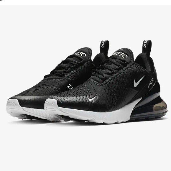 Nike Shoes - Like NEW NIKE AIR MAX 270!